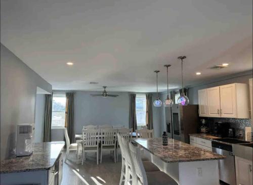 Facilities, Jersey Shore Beach House close to NYC Ferry + Bus in Middletown (NJ)