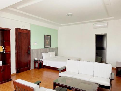 Superior Double or Twin Room - B image 3