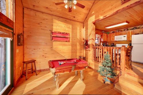 Smoky Mountain Romance Holiday home - image 14