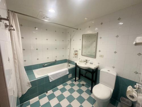 room detail thumbnail 2