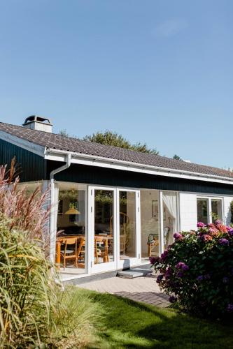 ทัศนียภาพภายนอกโรงแรม, Family Time Close To The Beach And Nature in ดรอนนิงเมิลเลอ