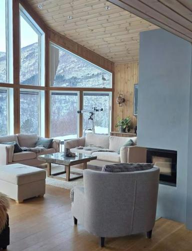 Viesnīcas āriene, Sunny Cabin With Fjord Views In Redal in Naustdal