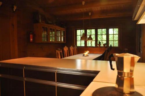 ทัศนียภาพภายนอกโรงแรม, Unique Log Cabin In Quiet Forest in บรังเดอ