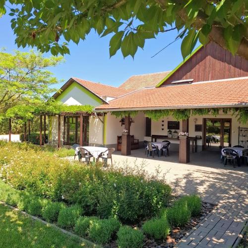 Dārzs, Tisza Lodge B&B - Panzio in Tizaderza