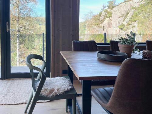 ทัศนียภาพภายนอกโรงแรม, Cozy Cabin With View Over Åvedalsvannet (Cozy Cabin With View Over Avedalsvannet) in โมย