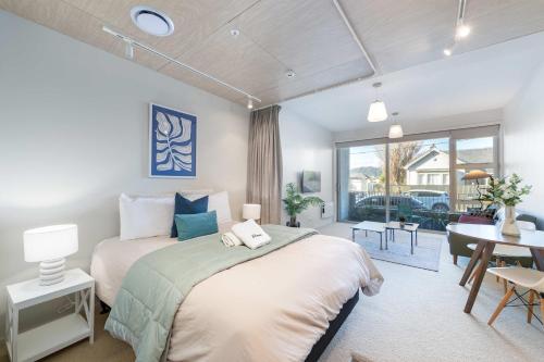 Petone Studio - Balcony Bath Tub Sleeps 2, Lower Hutt (foto 3)