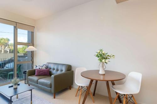 Petone Studio - Balcony Bath Tub Sleeps 2, Lower Hutt (foto 4)