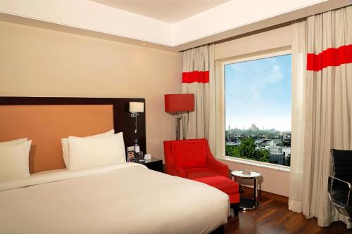 Superior Room with Taj Mahal View image 1