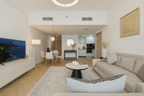 New Renovated Stylish 1 Br Dubai View 73 Floor, Dubai (foto 7)