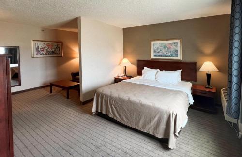 Quality Inn & Suites Grants - image 12