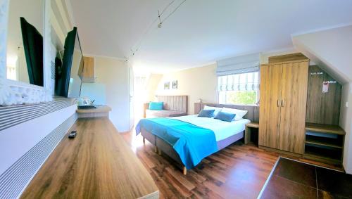 1 queen bed