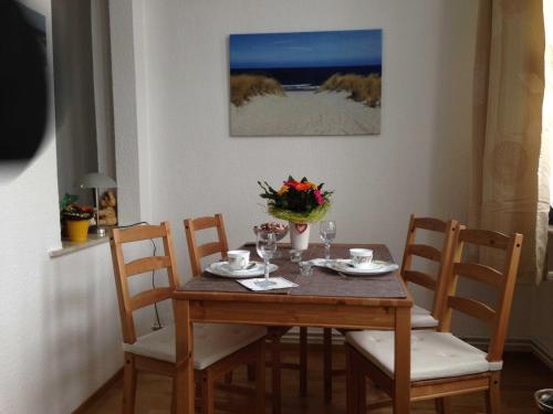 Ahlbeck Haus Ostpreussen WLA5 strandnah mit WLAN und Terrasse - image 4