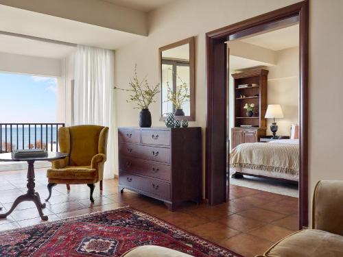 Executive Suite image 2