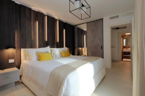2 bedrooms, 3 beds
