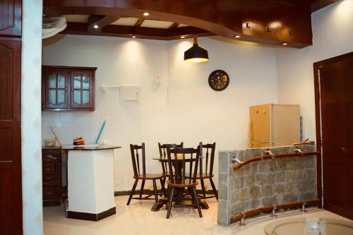 LUXURY Penthouse APARTMENT park and hills view - LUXURY standard APARTMENT lower floor - image 11