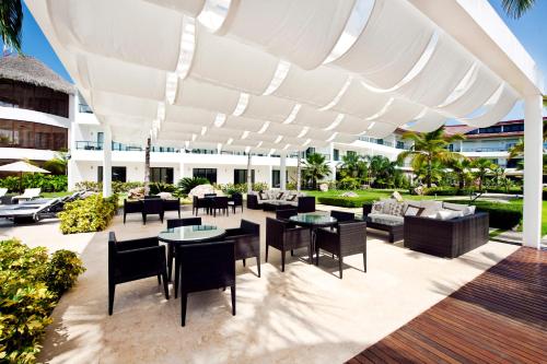 Bar/lounge, Sublime Samana Hotel & Residences in Las Terrenas