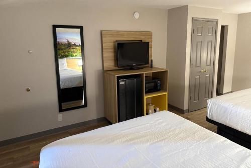 La Quinta Inn by Wyndham Reno - image 10