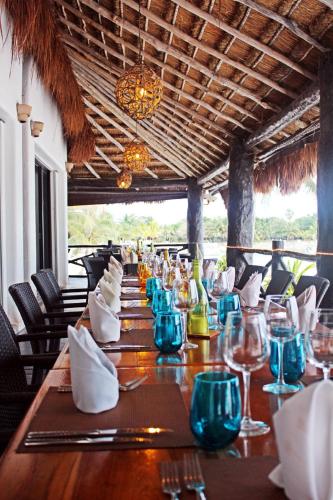 餐廳, 阿克瑪加勒比俱樂部酒店 (Hotel Club Akumal Caribe) in 阿克瑪