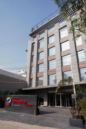 A szálláshely kívülről, Ramada Encore by Wyndham Chandigarh Zirakpur in Zirakpur