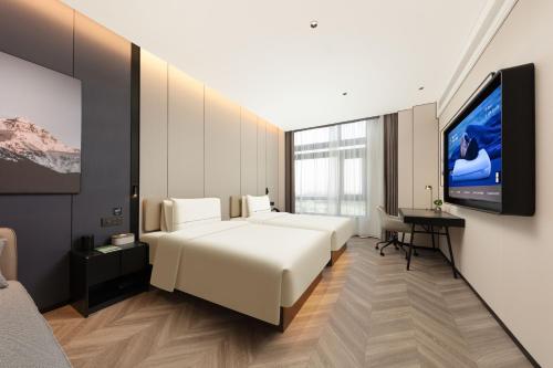 Atour Hotel Zhengzhou Zhongmou Zhengkai Avenue – khách sạn tại Zhongmu
