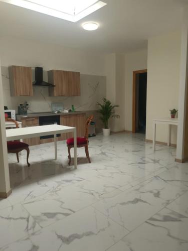TMS Rooms - image 2