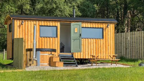 A szálláshely kívülről, Cnocvann Croft Shepherd Huts in Aigas