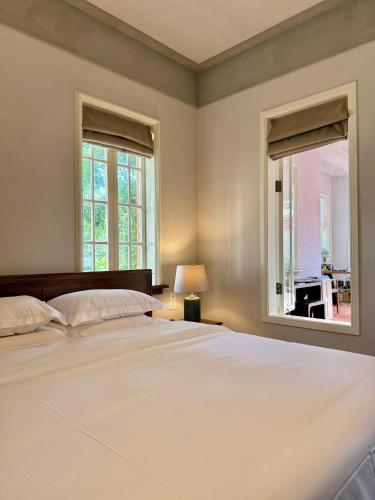 Double Room with Balcony image 10