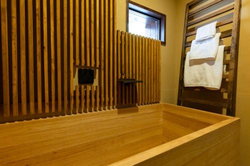 拉泰拉納萊 LA TERRA NARAI