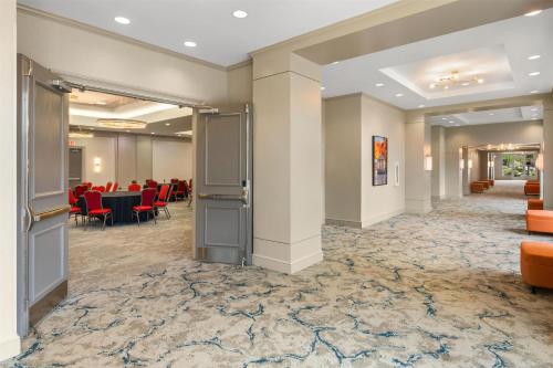 Hilton Garden Inn Atlanta Airport North - image 11