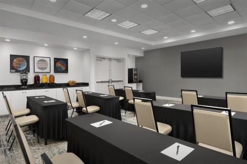 Hilton Garden Inn Huntsville/Space Center - image 12