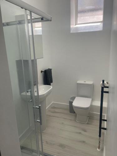 Large Double Room image 10