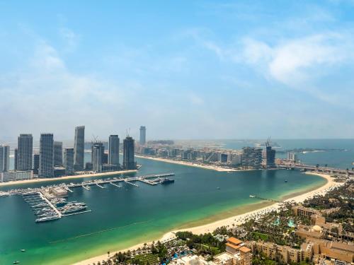 Amazing Design Colorfull Flat Palm Jumeirah View in Heart of Marina, Дубай (фото 3)