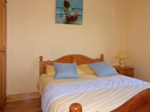 Cosy home by the sea in Dunglow