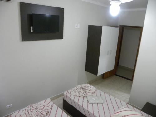 Standard Twin Room image 2