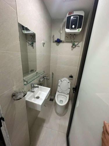 Bathroom, EVO guest house in Hoang Mai District