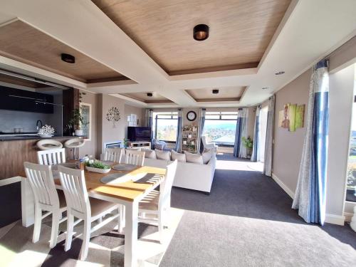 Beauty with Panoramic Views of Mount Pirongia in Teavamutu