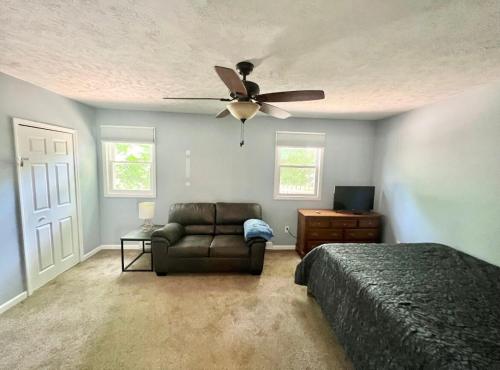 Newly Renovated Lakeside Cottage in Ravenna (OH)