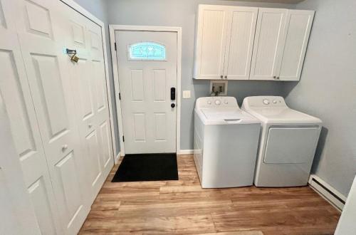 virtuve, Newly Renovated Lakeside Cottage in Ravenna (OH)