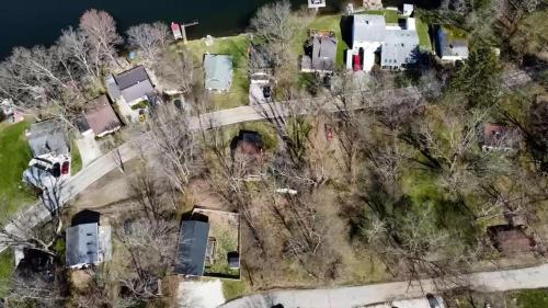 Viesnīcas āriene, Newly Renovated Lakeside Cottage in Ravenna (OH)