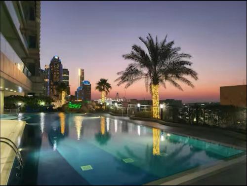 Amazing Design Colorfull Flat Palm Jumeirah View in Heart of Marina, Дубай (фото 2)