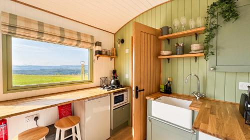 Cnocvann Croft Shepherd Huts in Aigas