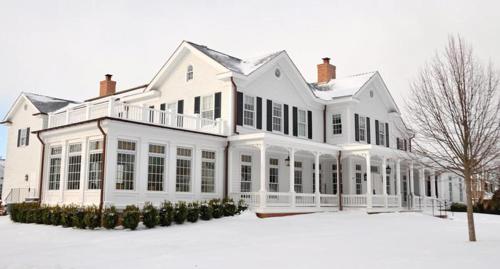 The Quogue Club - 출입구