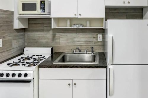 Konyha, Richard's Motel Extended Stay in Hallandale Beach