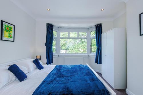 3 BR Property in Prestwich 15 mins from Manchester City Centre Garden Free parking Superfast WIFI Netflix, Mánchester (foto 5)
