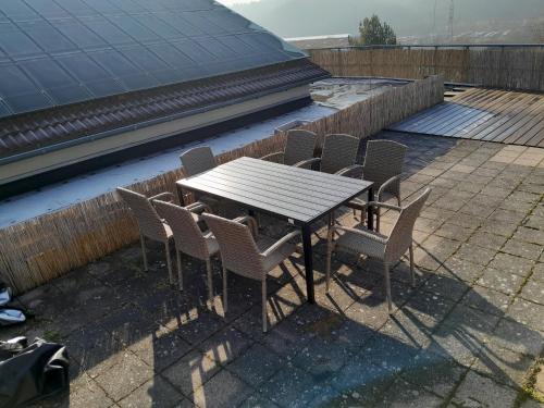 Wohlfühlapartment - 3 Schlafzimmer - Dachterrasse - kostenlos parken (Wohlfuhlapartment - 3 Schlafzimmer - Dachterrasse - kostenlos parken) in 斯泰特费爾德