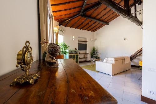 Maria Luxury Apartment with City View Terrace, Rome (photo 9)