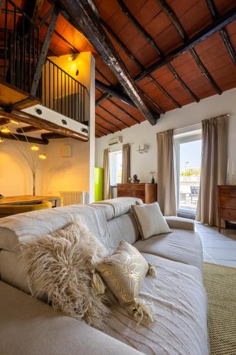 Maria Luxury Apartment with City View Terrace, Rome (photo 3)