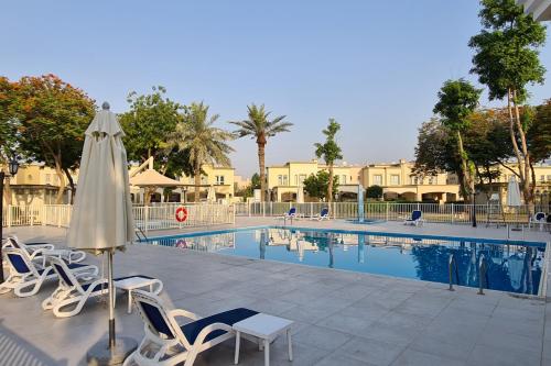 Designer Furnished Villa with Luxury Finishes in Springs 14, Dubaj (zdjęcie 2)