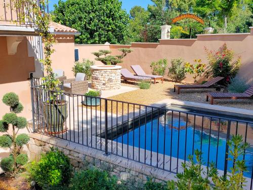 Vaade, Le mas de Roussillon chambre d'hôtes (Le mas de Roussillon chambre d'hotes) in Roussillon