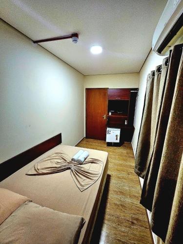 2 twin beds